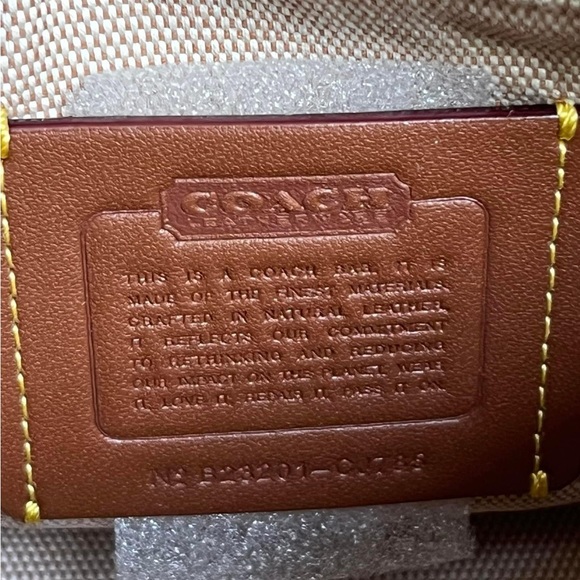 CJ785 - Coach Swinger 20 with Rainbow Crochet - Picture 10 of 12